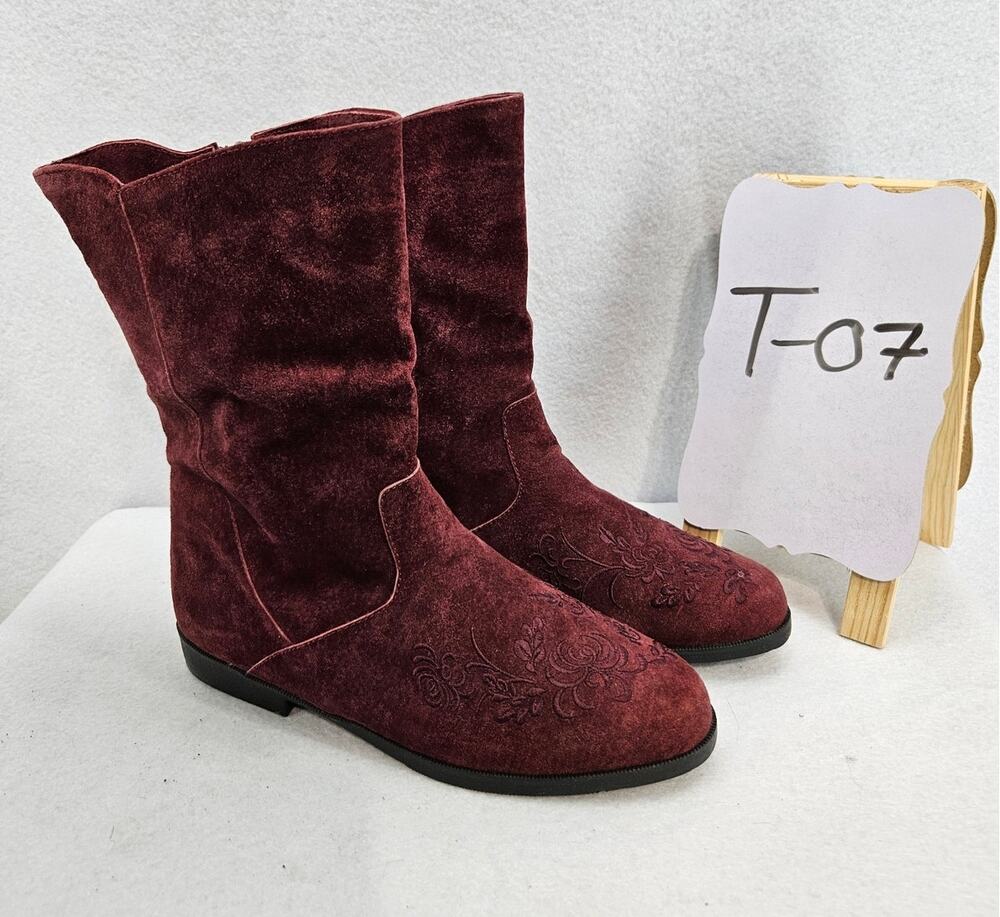 Jack Sprat embroidered suede boot, size 6 NWOT